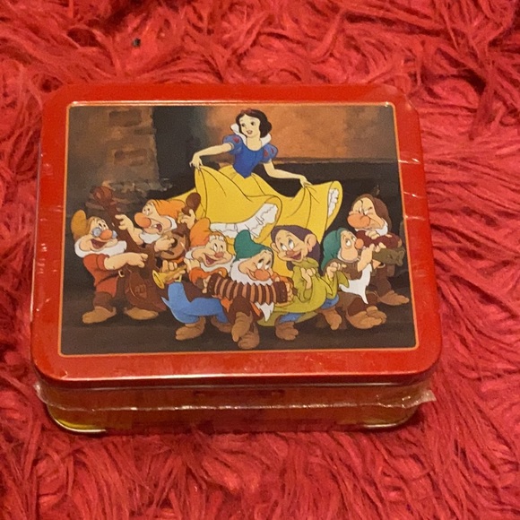 Limited Edition Hallmark Disney Lunch Box Snow White Brand New - Picture 6 of 6